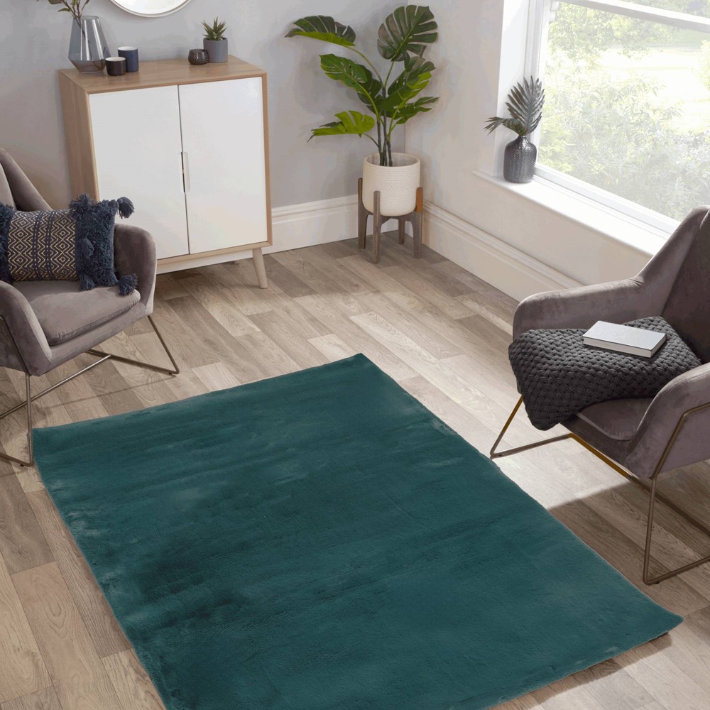 Luxe Faux Fur Modern Plain Rug in Forest Green